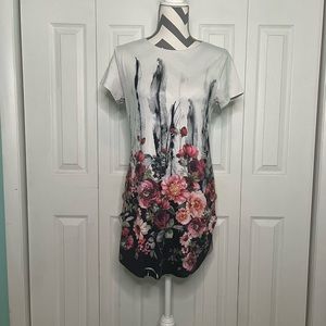 ❗️Closet Clear Out❗️Dice Floral Tunic Shirt